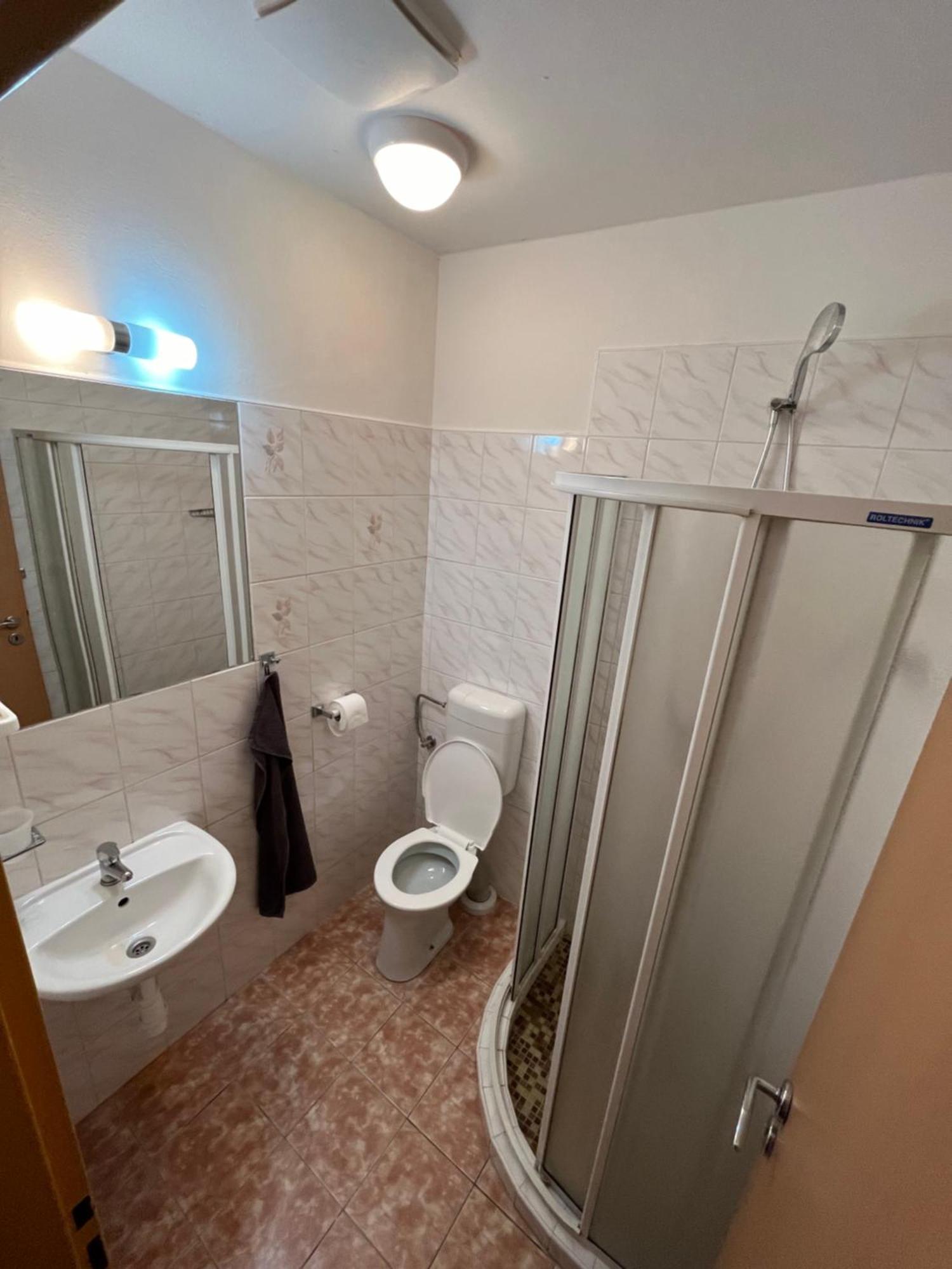 Apartmanovy Dum Obecna Skola Svetlik Kültér fotó