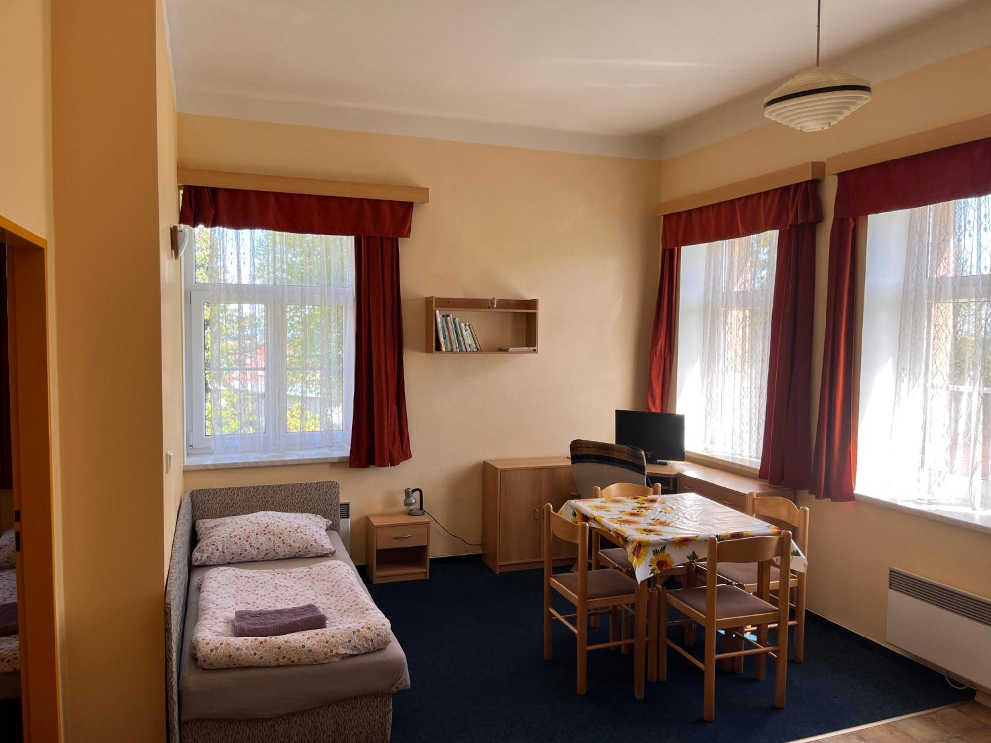 Apartmanovy Dum Obecna Skola Svetlik Kültér fotó
